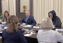 Путин встретился с ряжеными солдатскими матерями